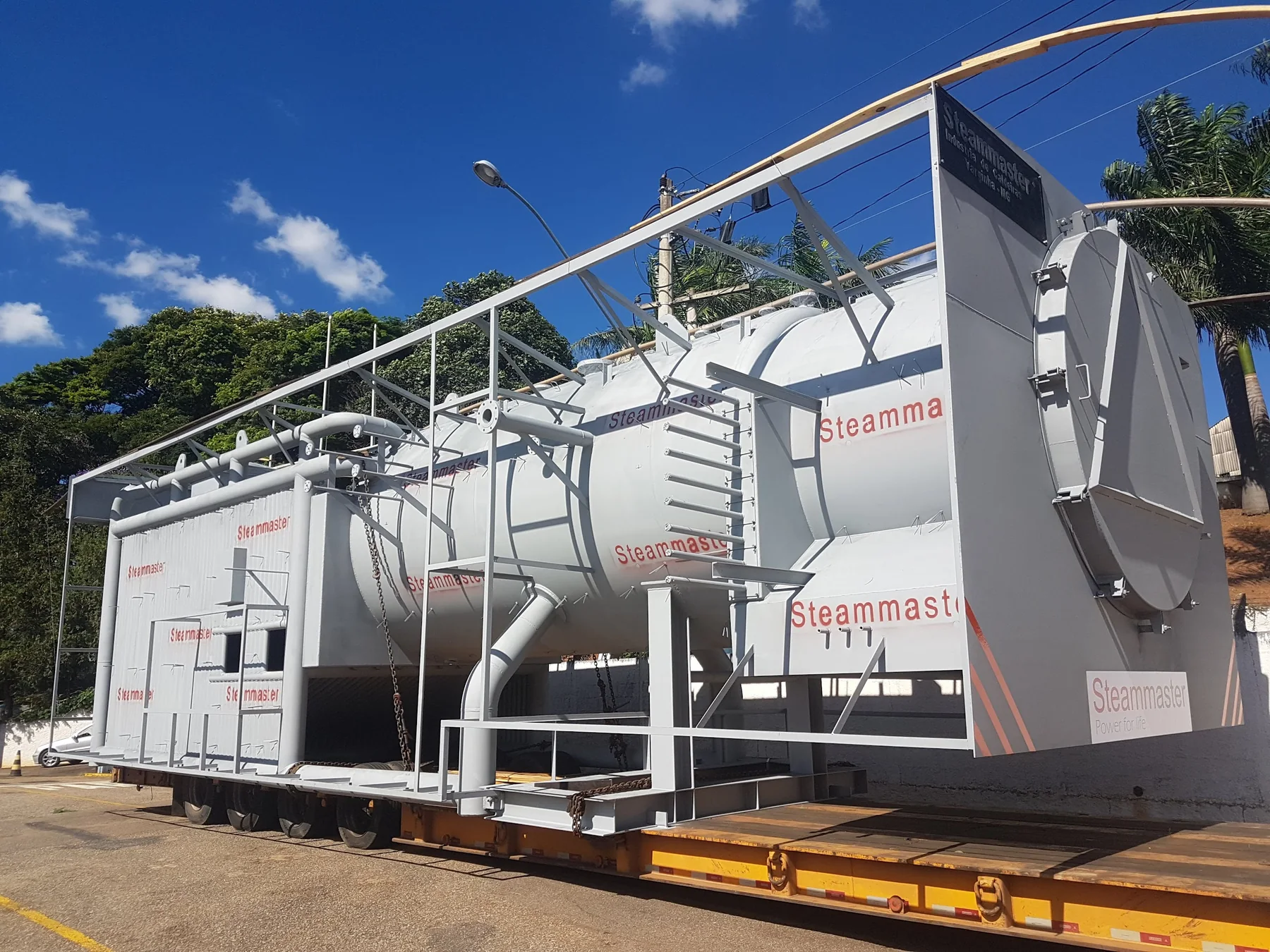 VME hybrid biomass boiler with tall watertube furnace